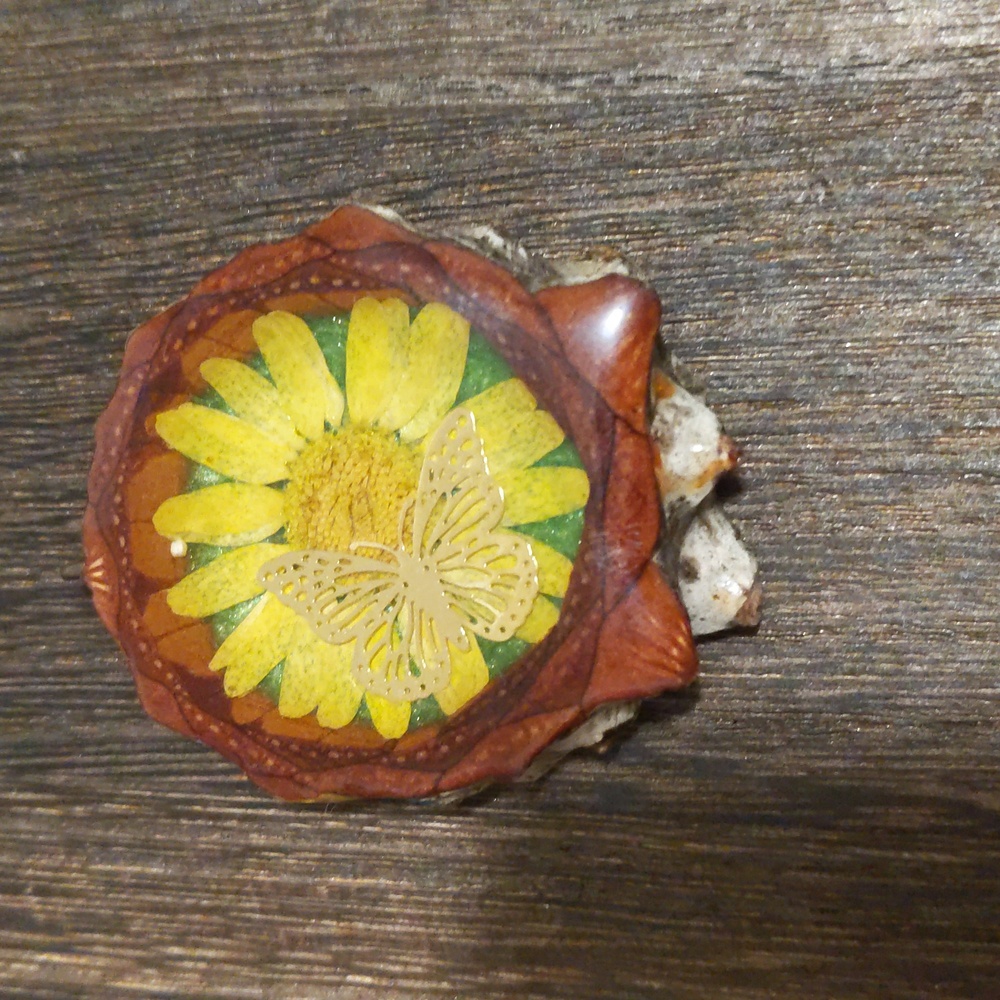 Resin dried flower pinecone necklace